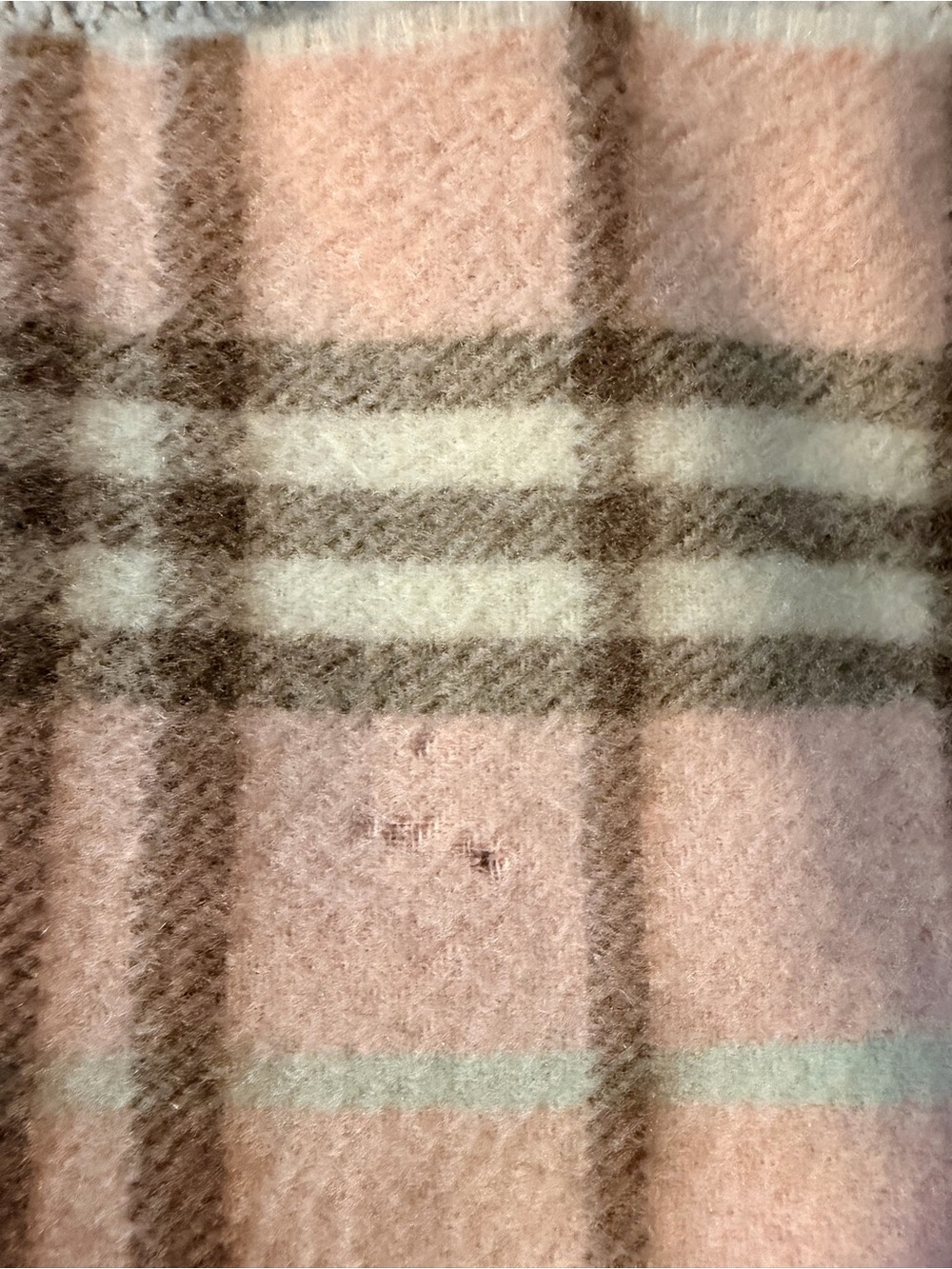 Authentic Burberry 100% cashmere pink plaid scarf with fridge - Picture 4 of 6